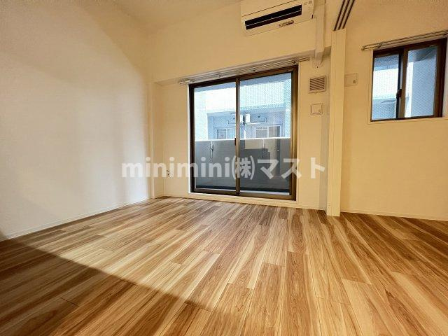 大阪市浪速区難波中３丁目の賃貸マンションの居間・リビング