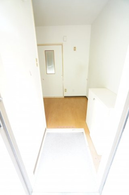 【玄関】 | エクセレントわらび | ※同物件・反転タイプの写真です。