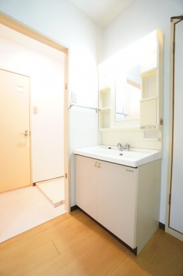 【洗面所】 | エクセレントわらび | ※同物件・反転タイプの写真です。