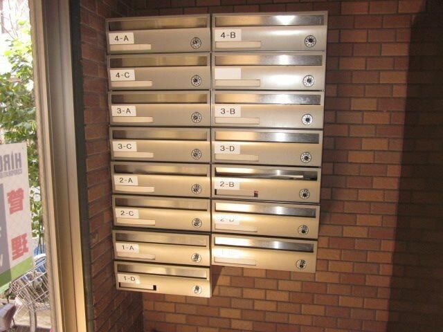 早稲田桜並木ＡＶＥのエントランス