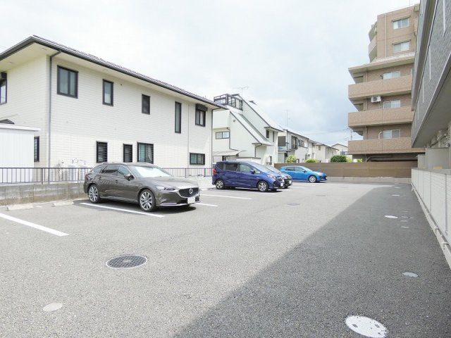 YAMAZAKIコーポラスの駐車場