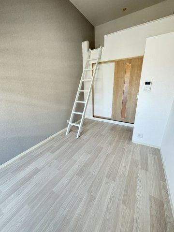 【寝室】 | グランドーム国際