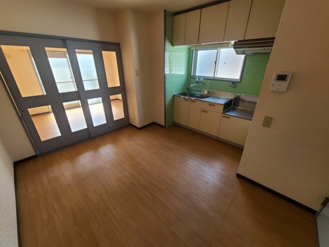 TMハイツ深江の居間・リビング