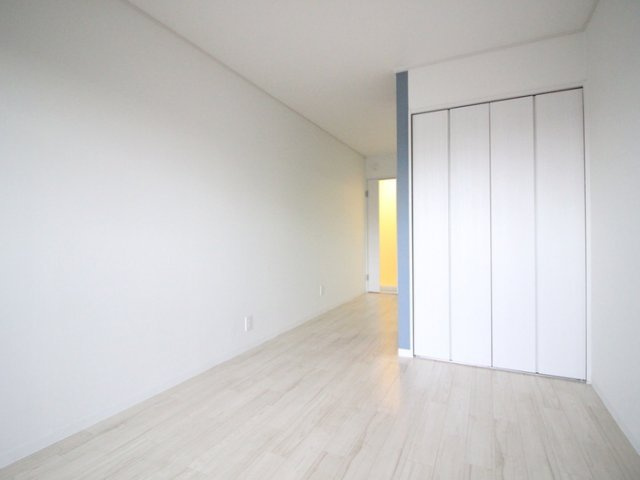 石屋川ロイヤルハイツの居間・リビング