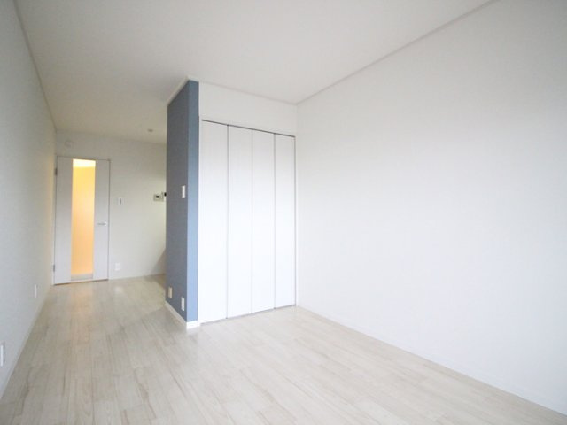 石屋川ロイヤルハイツの居間・リビング