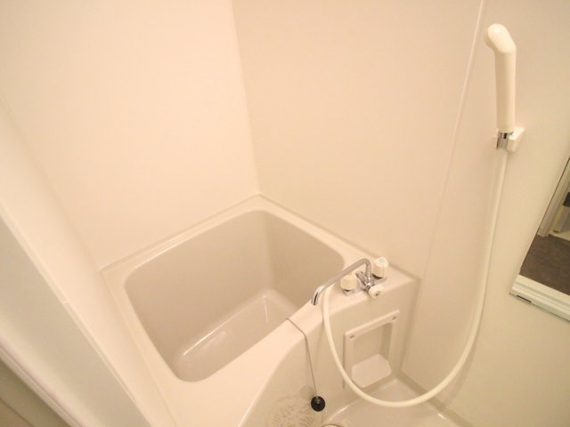 石屋川ロイヤルハイツの浴室