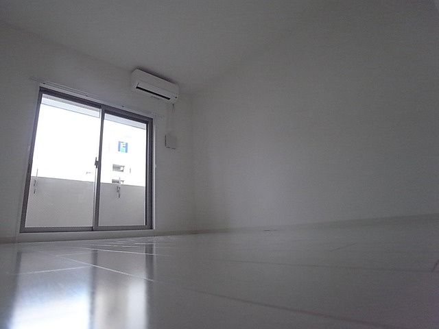 エスライズ新神戸2の洋室