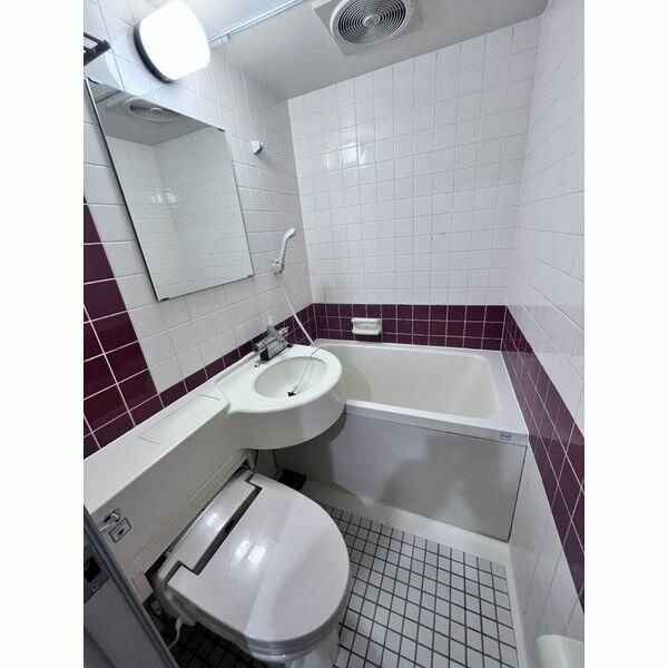 ロイヤルハイツ新宿御苑の浴室