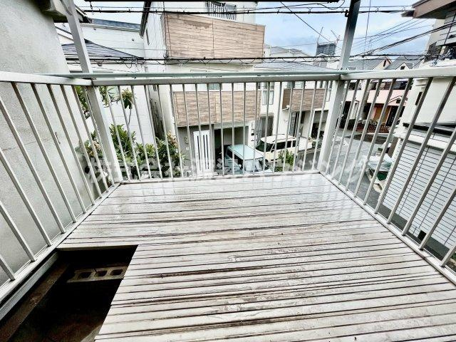常称寺町貸家のバルコニー