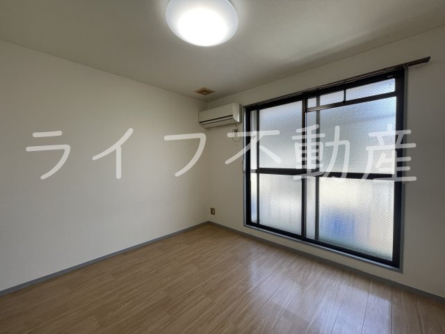 アーバンライフ上島の居間・リビング|こちらのリビングで趣味の時間をお楽しみください