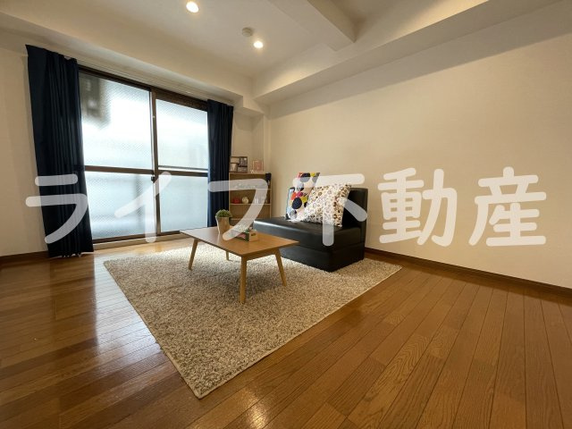 グリーングラスの居間・リビング|おしゃれな居間です