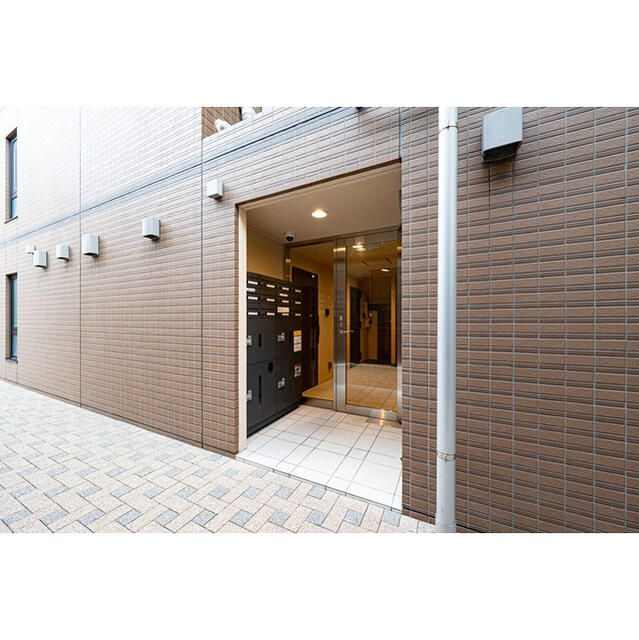 ウェルスクエアイズム文京千石のエントランス