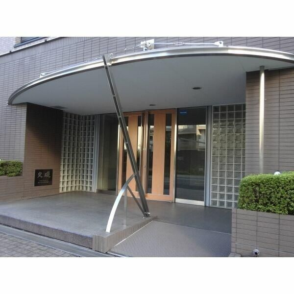 エミネンス滝野川のエントランス