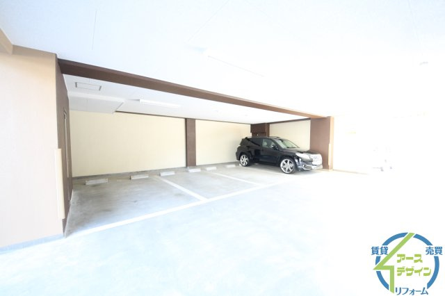 アリアンスLEGOの駐車場|※類似部屋