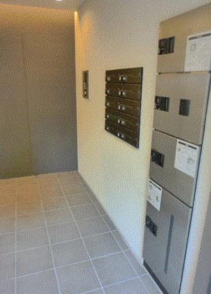 フォリア本郷のエントランス