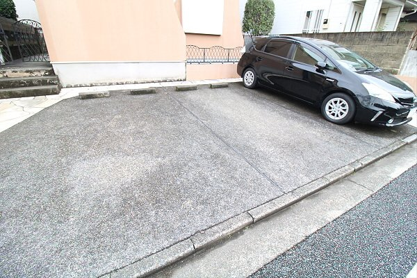 【駐車場】