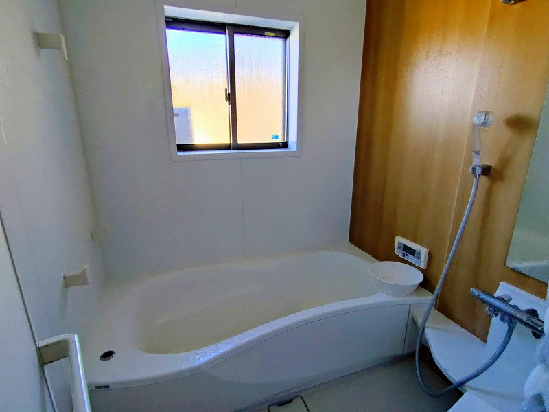 伯耆町長山中古戸建の浴室|浴室となります。
綺麗に使用されております〇
