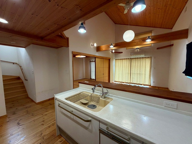 伯耆町長山中古戸建のキッチン|キッチンからの眺めになります。
