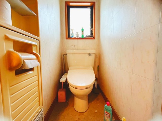 小山市羽川、事務所、作業所付き中古住宅のトイレ