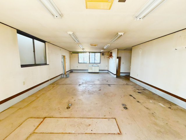 小山市羽川、事務所、作業所付き中古住宅の内装