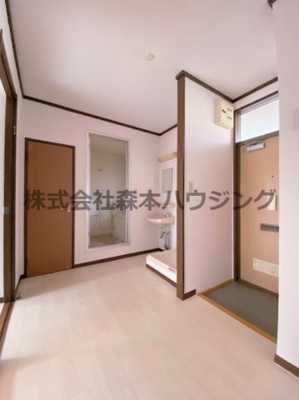 【居間・リビング】 | 　シティハイムモンレブ | ゆったりとしたキッチンスペースです
