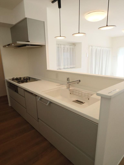 【キッチン】 | エイリックタウン箱崎公園ファミリア ＥＡＳＴ | キッチンは食洗機つきなので、忙しい朝もサッと片づけできていつでもキレイなキッチンをキープできます