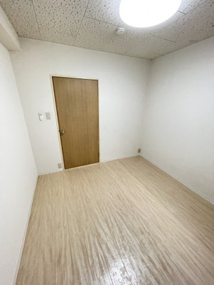 【寝室】 | Bulk court