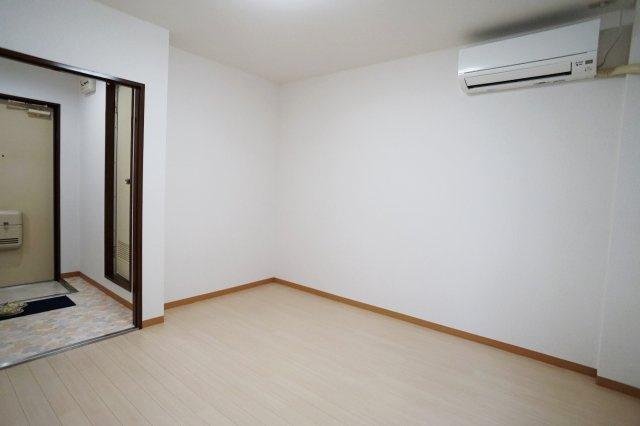 ハイタウンＡ棟の居間・リビング