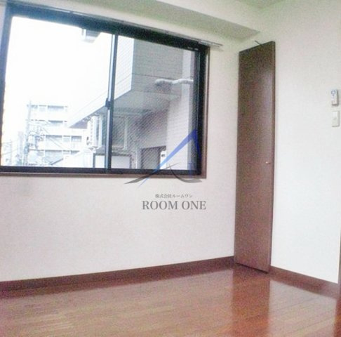 早稲田桜並木ＡＶＥの居間・リビング|洋室のお部屋です。