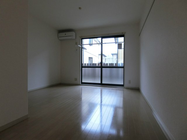 グリーンヒルハイツの居間・リビング