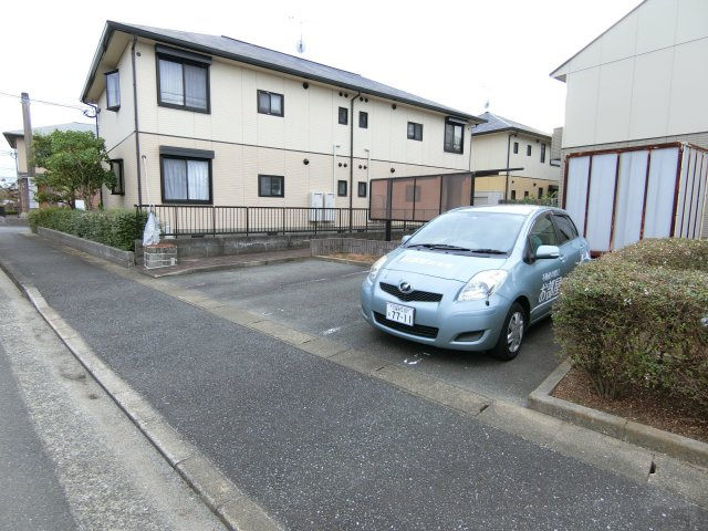 グリーンヒルハイツの駐車場