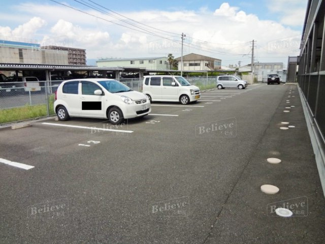 カーサオークマの駐車場|駐車スペースもあります☆