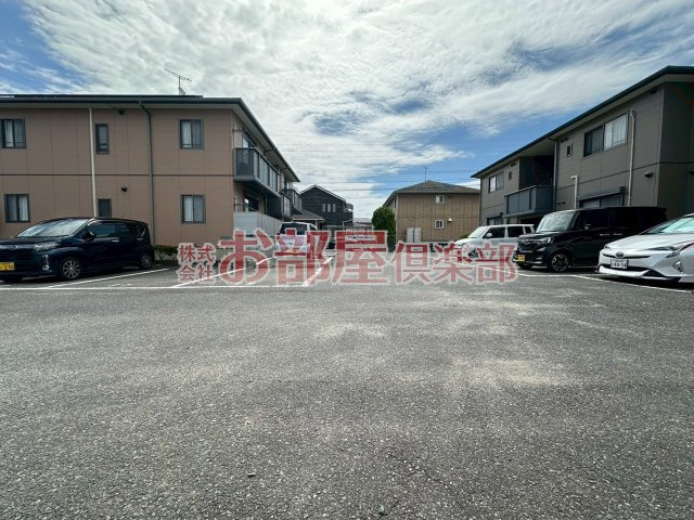 メジンK　B棟の駐車場
