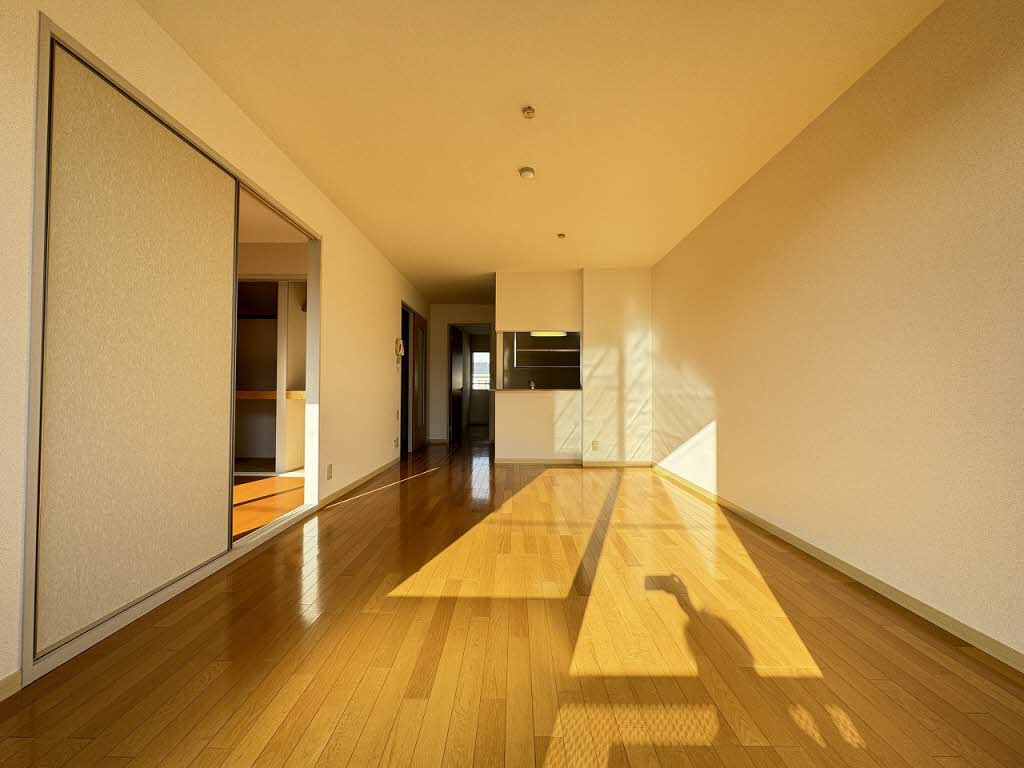 メジンK　B棟の居間・リビング|おしゃれな居間です