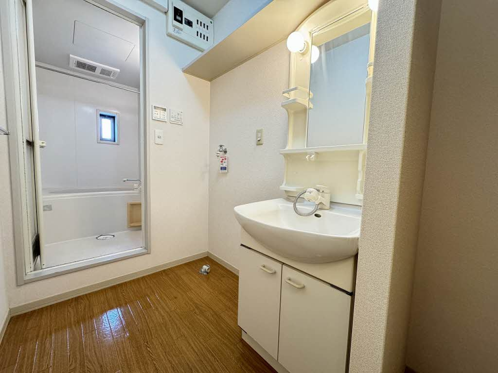 メジンK　B棟の洗面所|脱衣スペースもあります