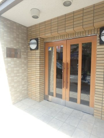 アテッサ吉野町のエントランス