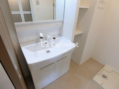 【洗面所】 | グラース | 朝の支度もスムーズな独立洗面台。