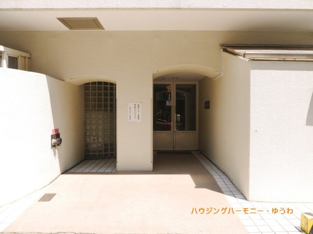 【エントランス】 | 藤和南大塚コープ | 清廉とされたエントランスになっています。