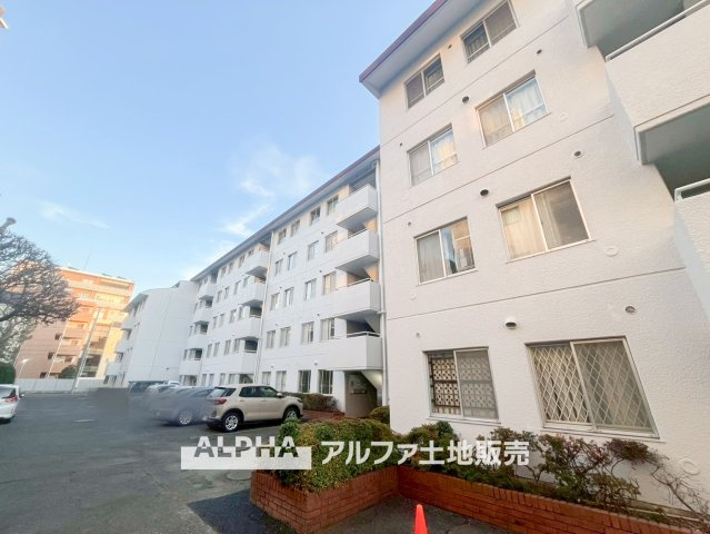 国分寺ハウスの外観|【Delightful green haven】
◆偶然見つけた物件で◆思わぬ空間を手に入れたい。愛を育み、人と出会い、新たな命に恵まれる。そんな未来を創造してぬくもりのある住空間を君と共有したい。