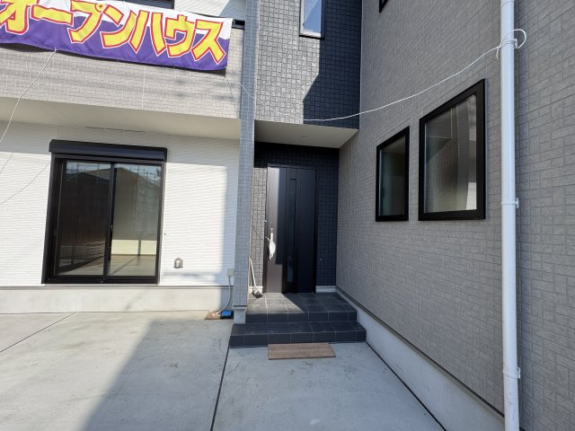 松戸市栗ケ沢新築戸建【栗ケ沢小学校：10分】のエントランス|エントランス・玄関ポーチ