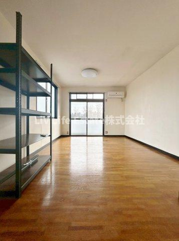 メゾン渡部2号館の居間・リビング