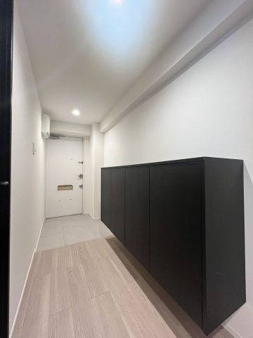 【玄関】 | エクセレンス天神 | 収納力に優れた玄関でいつでも片付いた状態でお客様を迎えられます