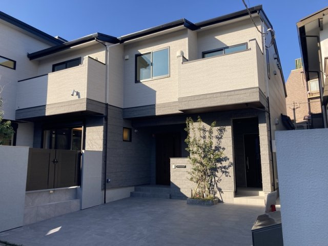 メゾンレーヴ経堂のエントランス