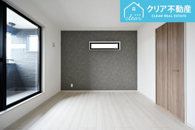 【収納】 | 館林市西高根町　いろどりアイタウン　全４棟 | 日当たりのよい寝室は大容量のウォークインクローゼット付き！