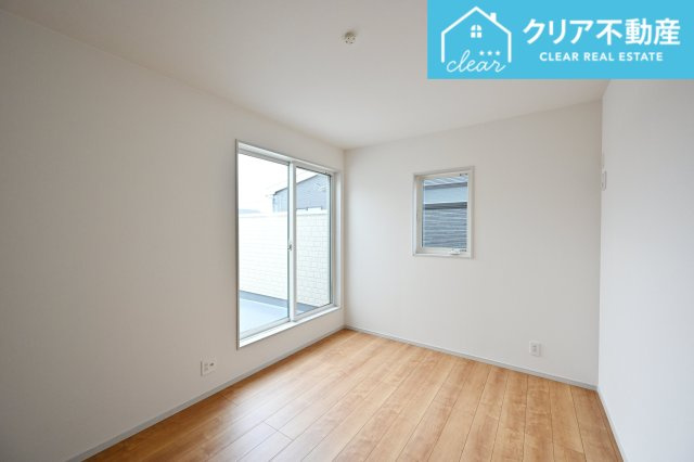 【洋室】 | 館林市西高根町　いろどりアイタウン　全４棟 | 子ども部屋にピッタリな2階の洋室です！