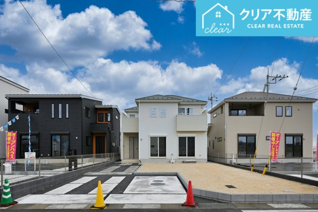 【駐車場】 | 館林市西高根町　いろどりアイタウン　全４棟 | 並列３台駐車可能なゆとりのカースペース！