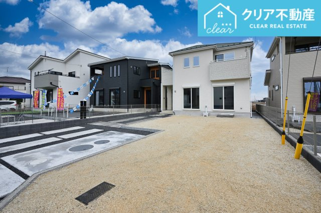 【庭】 | 館林市西高根町　いろどりアイタウン　全４棟 | 広々としたお庭でバーベキューやガーデニングも楽しめます♪