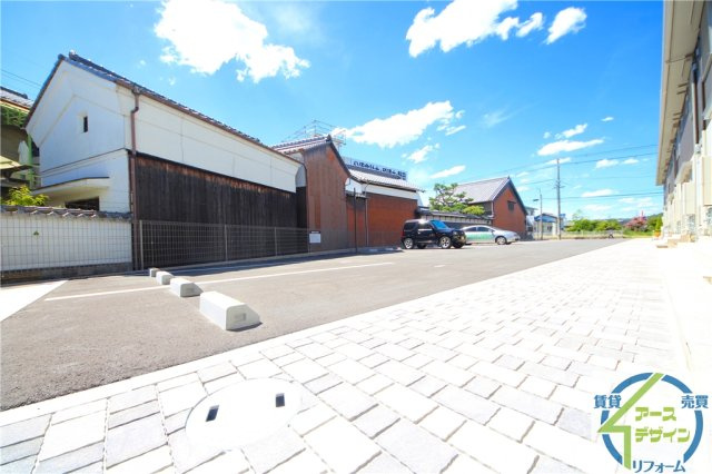 エクレール福井の駐車場