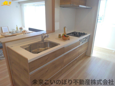 【キッチン】 | サンクタスヒューマン久喜 | 対面キッチンならつくりたてのお料理をすぐに食卓へ♪配膳しながら調理ができるので調理スペースを広く使用でき、作業効率も上がります♪
