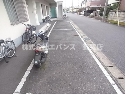 【その他】 | ニューシティハイム千葉南 | 駐車場に車を止められます